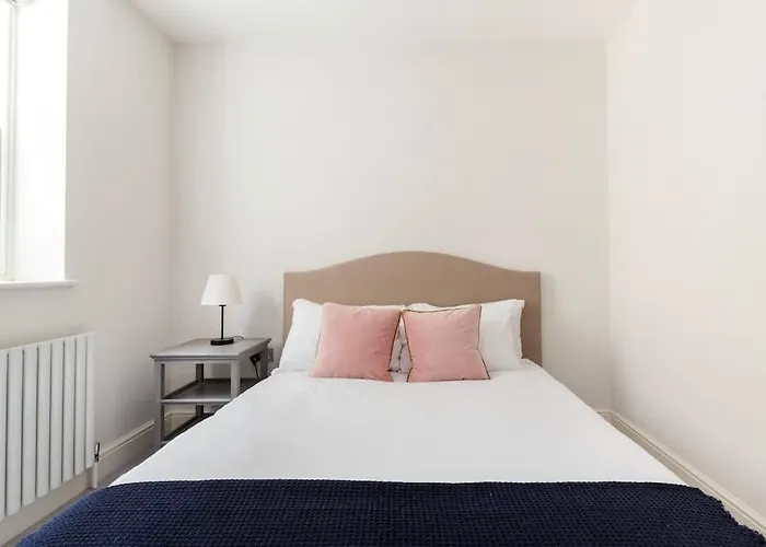 Beautiful 3 Bd House In Paddington