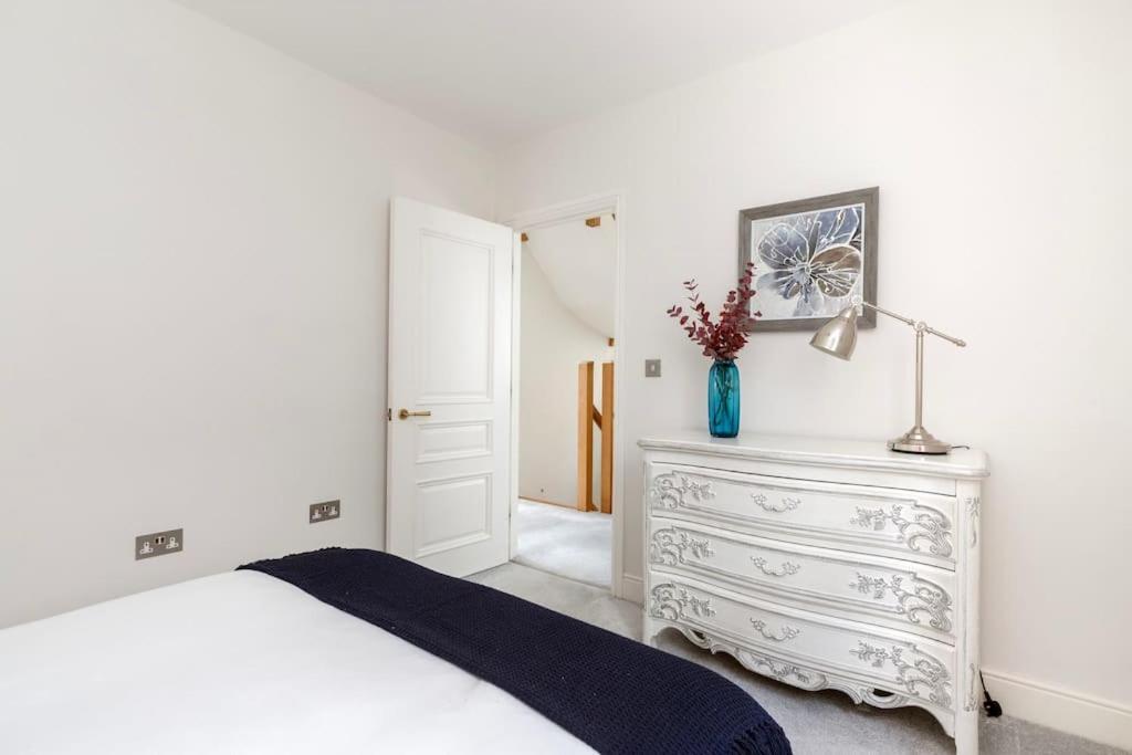 Beautiful 3 Bd House In Paddington Apartment *