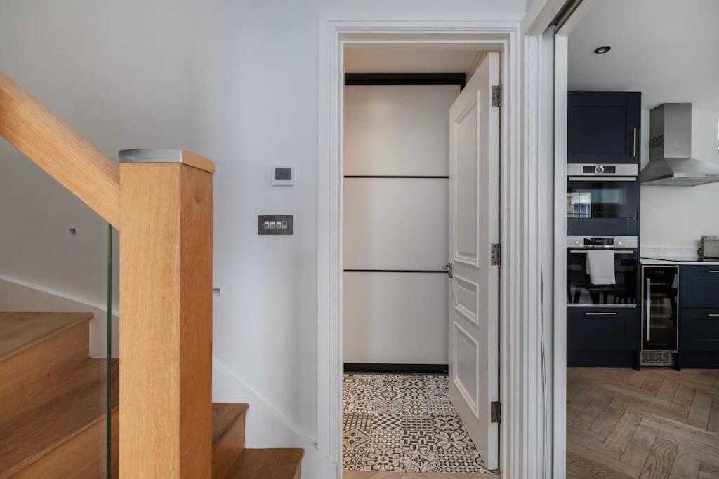 Beautiful 3 Bd House In Paddington Apartment