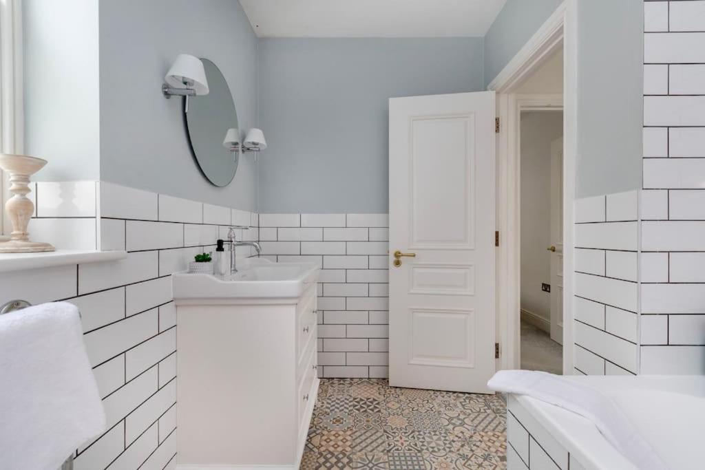 Beautiful 3 Bd House In Paddington London